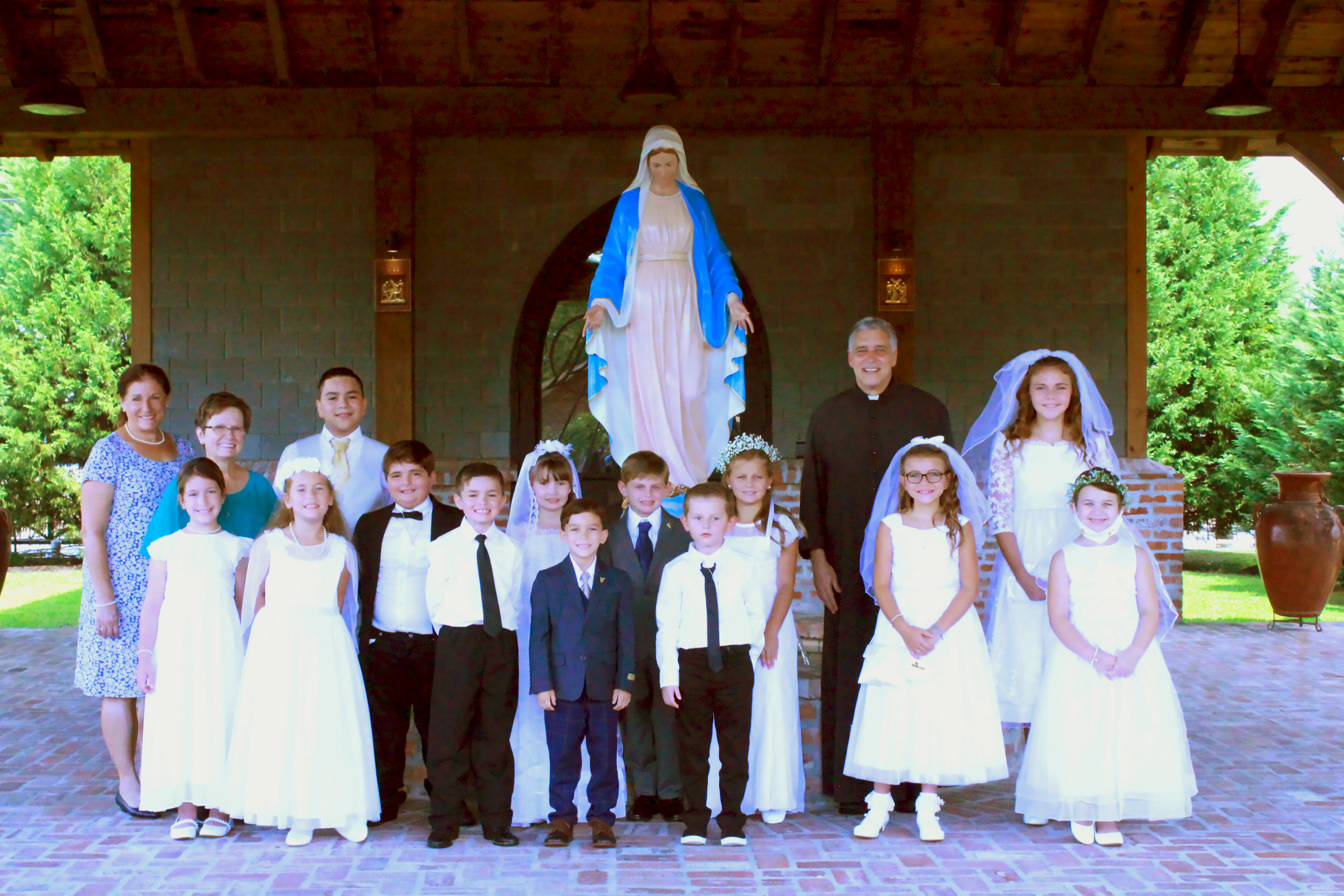 2020 1st Communion english group picture